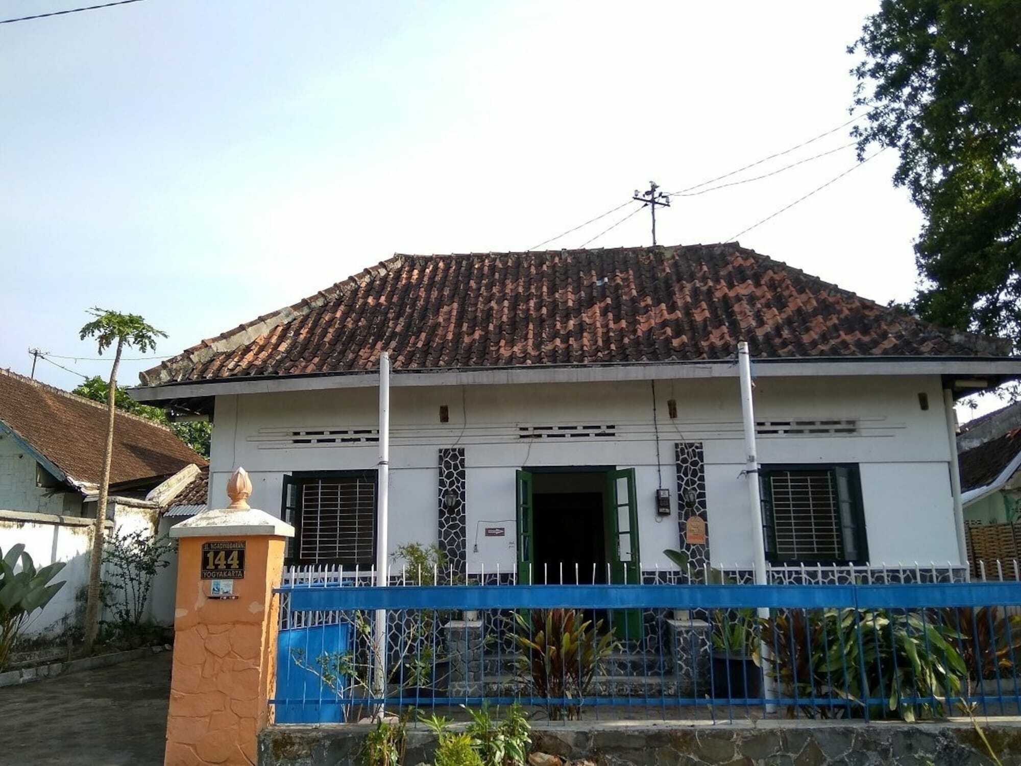 Guest house Reddoorz Near Taman Sari 2 3*