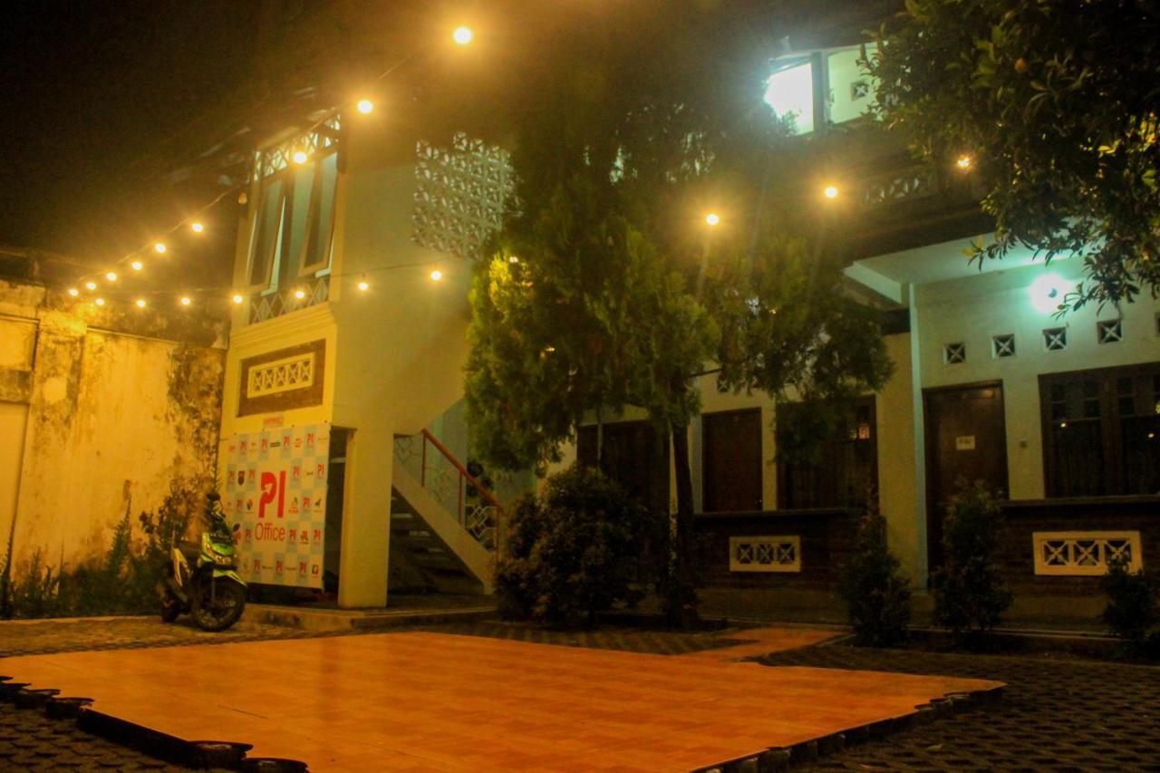 Reddoorz Near Taman Sari 2 Guest house 3*